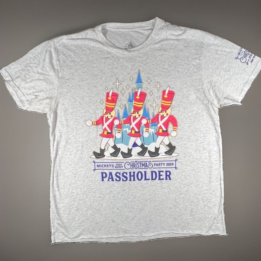 Annual Passholder-exclusive T-shirt Mickey's Very Merry Christmas Party 2024 L